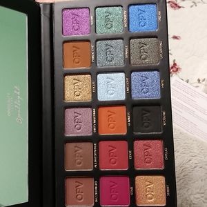 🆕OPV BEAUTY Eyeshadow palette